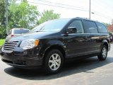 2008 Brilliant Black Crystal Pearlcoat Chrysler Town & Country Touring #31712722