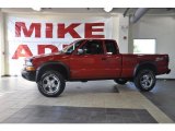 2001 Victory Red Chevrolet S10 ZR2 Extended Cab 4x4 #31900604