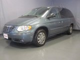 2006 Magnesium Pearl Chrysler Town & Country Limited #32054422