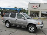 2001 Sierra Silver Metallic Nissan Pathfinder LE 4x4 #32054476