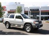 2001 Sierra Silver Metallic Nissan Pathfinder SE 4x4 #32150865