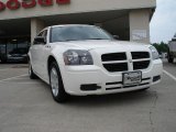 2006 Dodge Magnum SE Data, Info and Specs