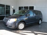 2009 Modern Blue Pearl Chrysler Town & Country LX #32391190