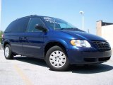 2005 Midnight Blue Pearl Chrysler Town & Country LX #32466381