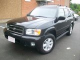 2001 Super Black Nissan Pathfinder LE 4x4 #32808355