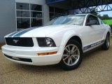 2005 Performance White Ford Mustang V6 Deluxe Coupe #32965701