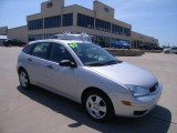 2007 CD Silver Metallic Ford Focus ZX5 SES Hatchback #33936207