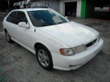 Cloud White Nissan Sentra in 1998