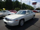 2004 Ceramic White Tri-Coat Lincoln Town Car Ultimate #34319936