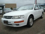 1998 Arctic White Pearl Metallic Nissan Maxima GLE #35283016