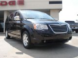 2008 Brilliant Black Crystal Pearlcoat Chrysler Town & Country Touring Signature Series #35899997