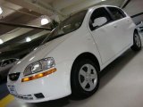 2005 Summit White Chevrolet Aveo LS Hatchback #35899772