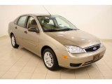 2005 Arizona Beige Metallic Ford Focus ZX4 SE Sedan #36406767