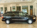 2005 Brilliant Black Chrysler Town & Country Touring #36480518