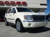 2007 Cool Vanilla White Chrysler Aspen Limited HEMI #36480458