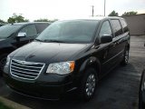 2010 Brilliant Black Crystal Pearl Chrysler Town & Country LX #36751235