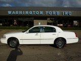 2010 Vibrant White Lincoln Town Car Signature Limited #37423973