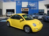 2002 Double Yellow Volkswagen New Beetle GL Coupe #37492872