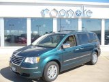 Melbourne Green Pearl Chrysler Town & Country in 2009