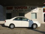 2004 Crystal White Toyota Camry LE #37945708