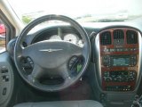 2006 Chrysler Town & Country Limited Dashboard