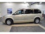 2010 Chrysler Town & Country Touring