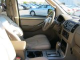 2005 Nissan Pathfinder XE 4x4 Desert Interior