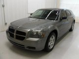 2005 Dodge Magnum SE