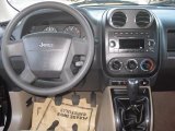 2009 Jeep Patriot Sport 4x4 Dashboard