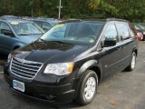 2008 Brilliant Black Crystal Pearlcoat Chrysler Town & Country Touring Signature Series #38690780