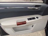 2007 Chrysler 300 C HEMI AWD Door Panel