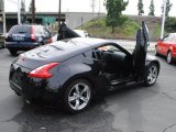 2009 Nissan 370Z Touring Coupe Door Panel