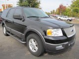 2004 Ford Expedition XLT Front 3/4 View
