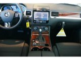 2011 Volkswagen Touareg VR6 FSI Lux 4XMotion Dashboard