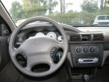2003 Dodge Stratus SE Sedan Dashboard