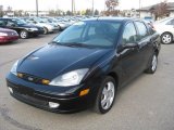 2004 Ford Focus ZTS Sedan Front 3/4 View