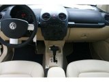 2010 Volkswagen New Beetle 2.5 Coupe Dashboard