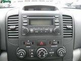 2008 Kia Sedona  Controls