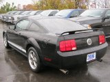 Black Ford Mustang in 2006