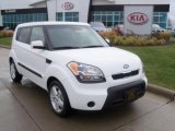 2011 Clear White Kia Soul + #39431542