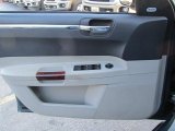 2005 Chrysler 300 Limited AWD Door Panel