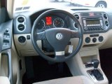 2009 Volkswagen Tiguan SE 4Motion Dashboard