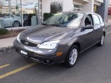 2005 Liquid Grey Metallic Ford Focus ZX5 SE Hatchback #39503288