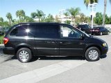 Brilliant Black Crystal Pearl Chrysler Town & Country in 2007