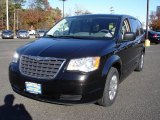 2008 Brilliant Black Crystal Pearlcoat Chrysler Town & Country LX #39597596