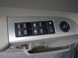 2006 Jeep Commander  Controls
