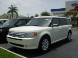 2009 White Suede Clearcoat Ford Flex SE #392542