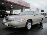 2009 Light French Silk Metallic Lincoln Town Car Signature Limited #40134130