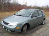 2006 Ford Focus ZX5 SE Hatchback Front 3/4 View