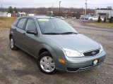 2006 Ford Focus ZX5 SE Hatchback Front 3/4 View